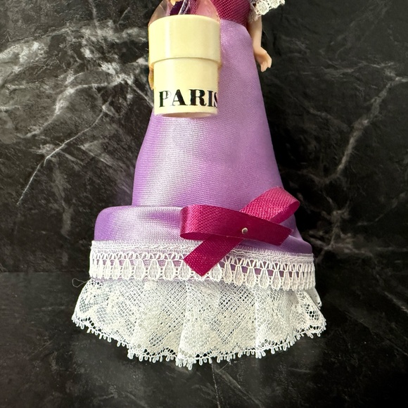 Blinking Eye Paris Doll - Picture 4 of 15